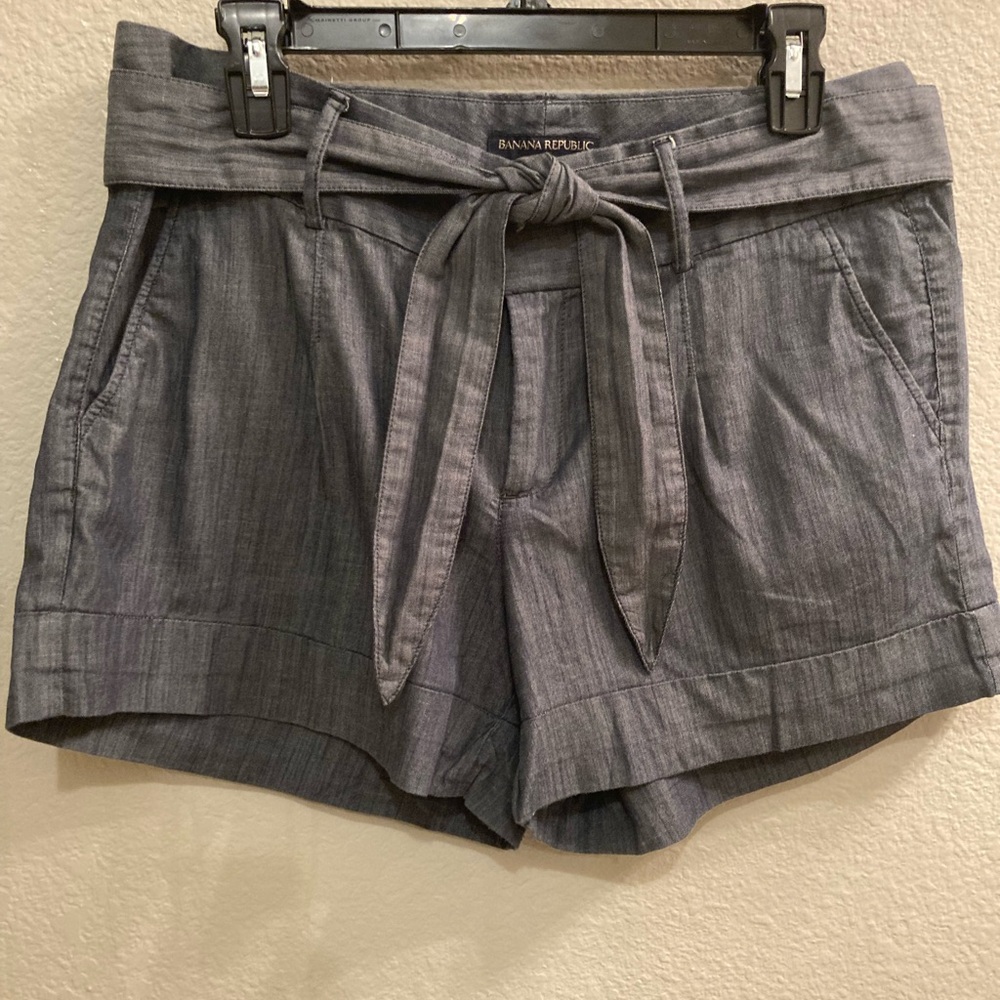 Banana Republic women’s shorts with tie front